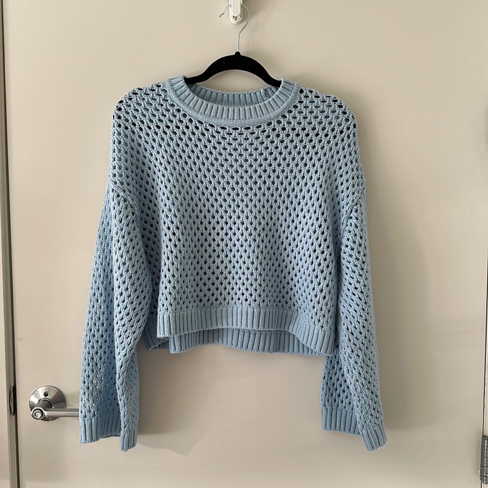 H&M Divided Pointelle Cropped Sweater in Blue